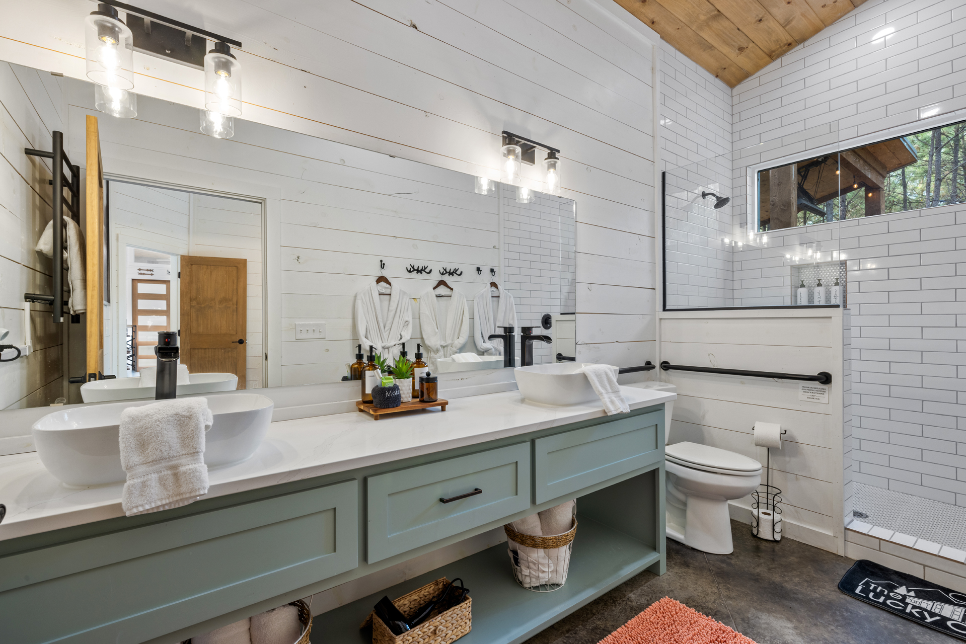 Deer Room accessible bathrooms