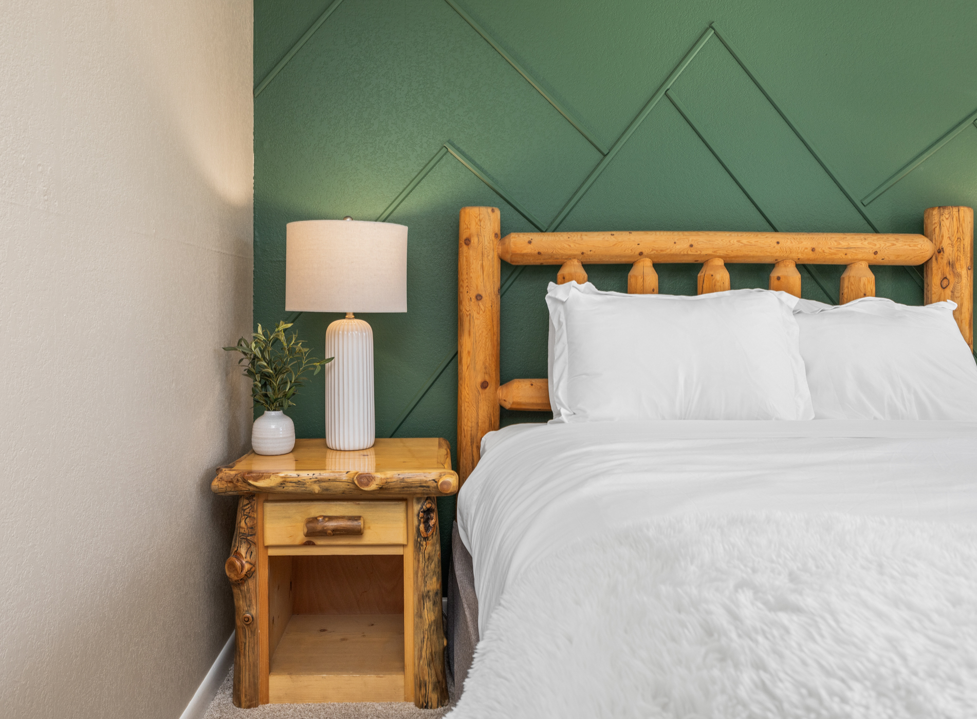 Bedroom #2 | Queensize Bed