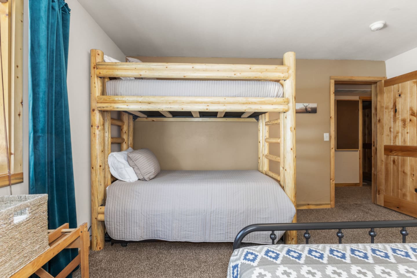 Ground floor Bedroom #5 – Queen bed | 1 Twin Bunk Bed 