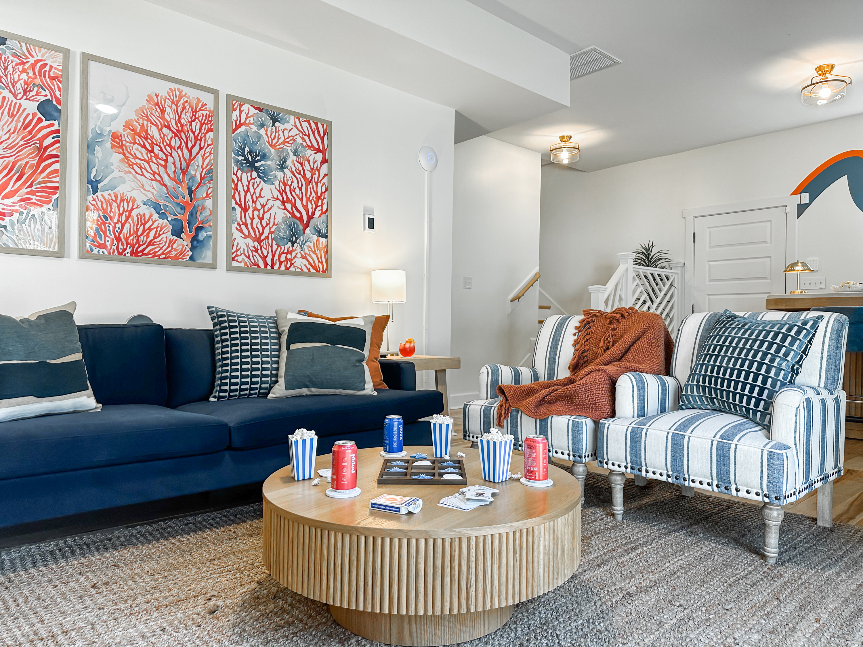 With a cozy sofa and 2 seats.