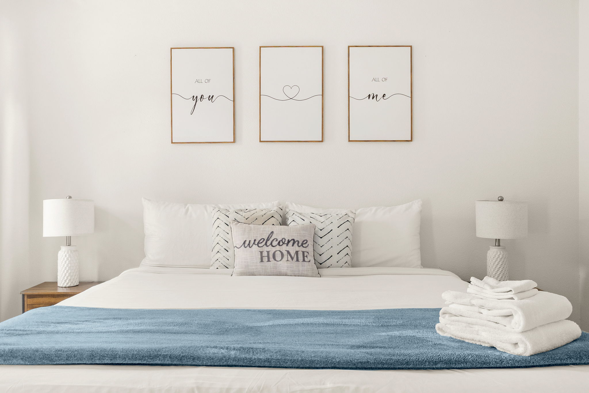 Soft, serene bedroom with a cozy “welcome home” touch 🛏️✨
