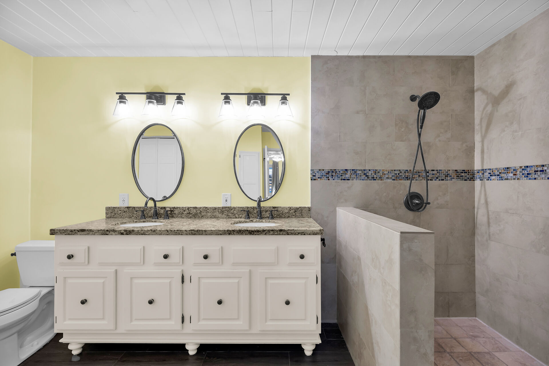 Double vanity in primary ensuite bathroom