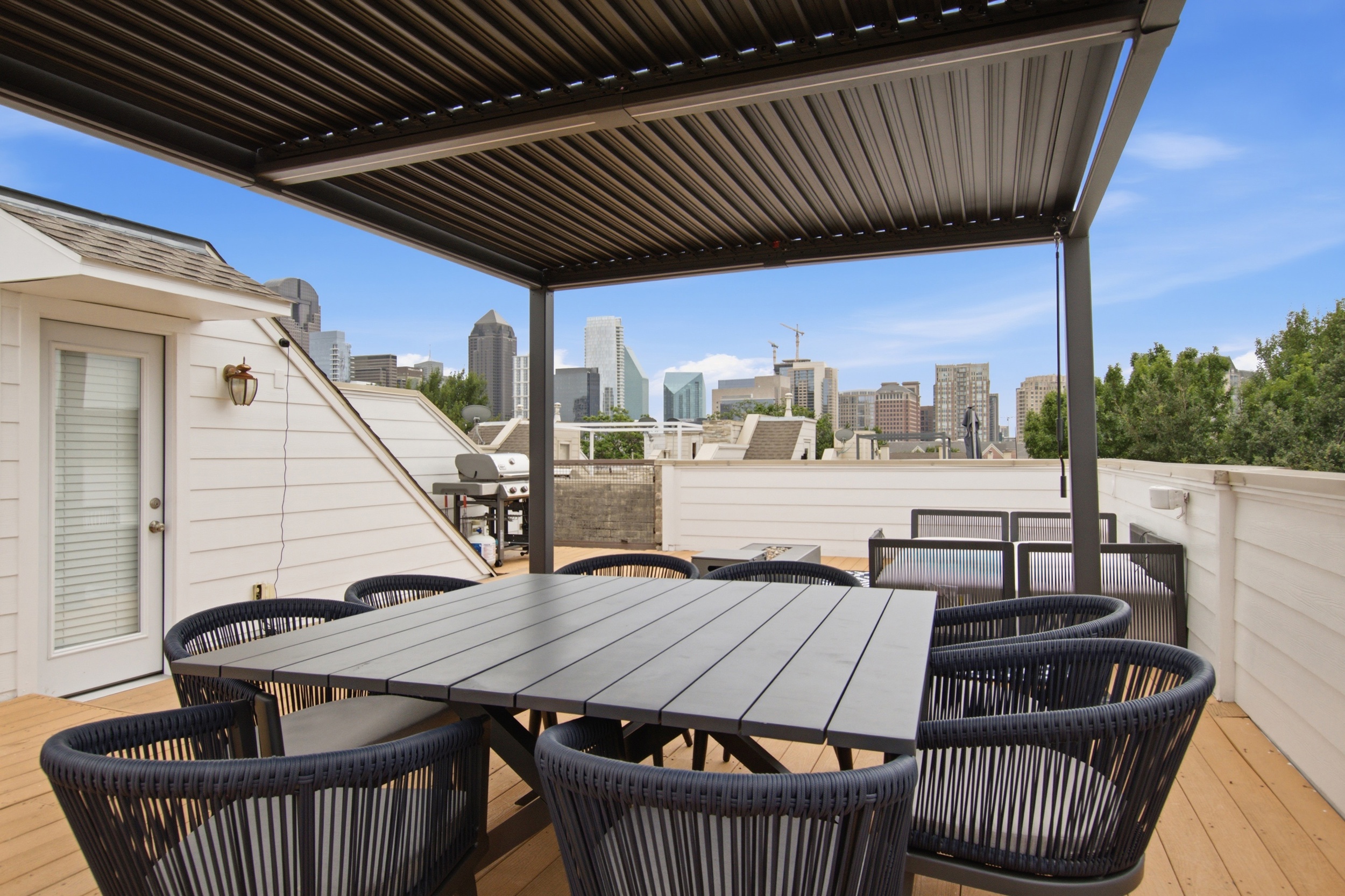 Dine al fresco with stunning skyline views and great company!