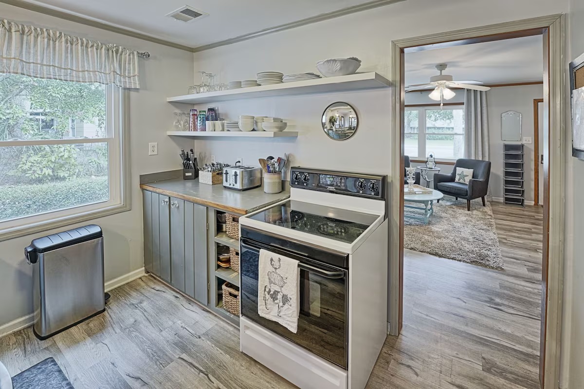 25 21st Avenue | Seas the Day | Kitchen | IOP Escapes