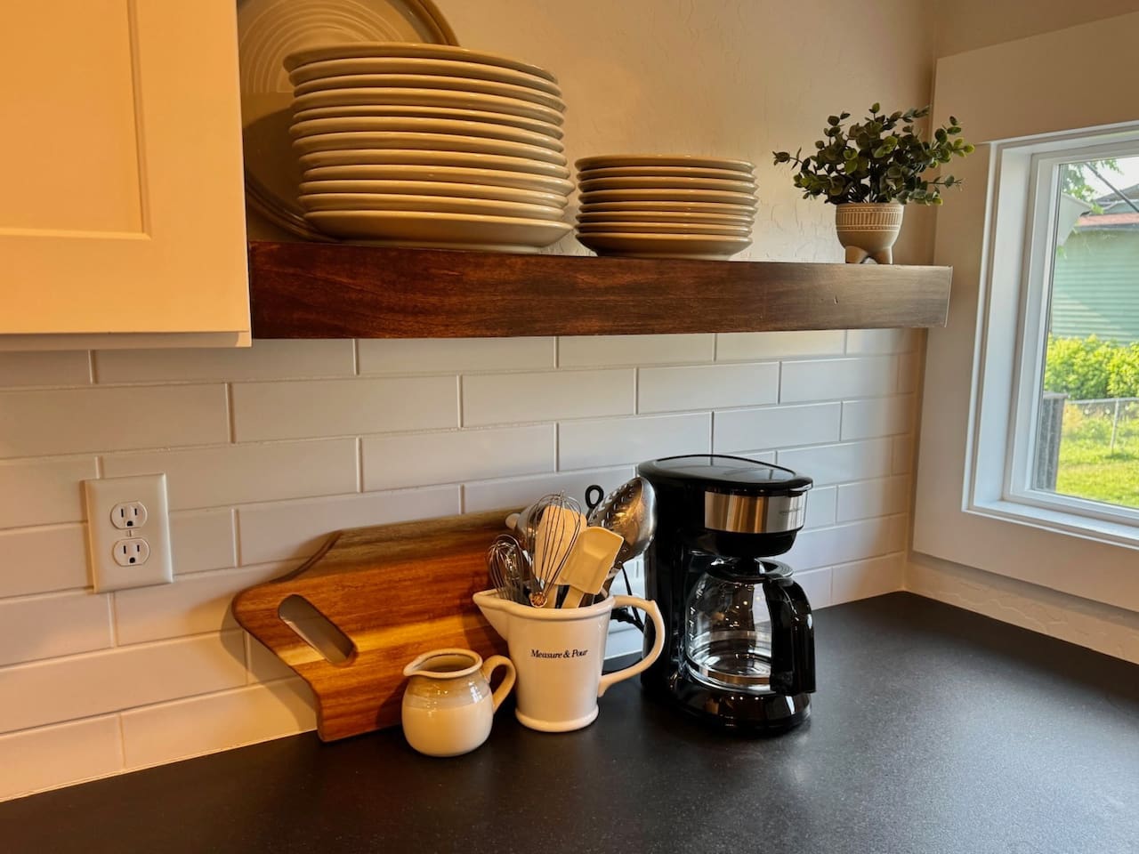 Enjoy a leisurely meal in the fully equipped kitchen. 