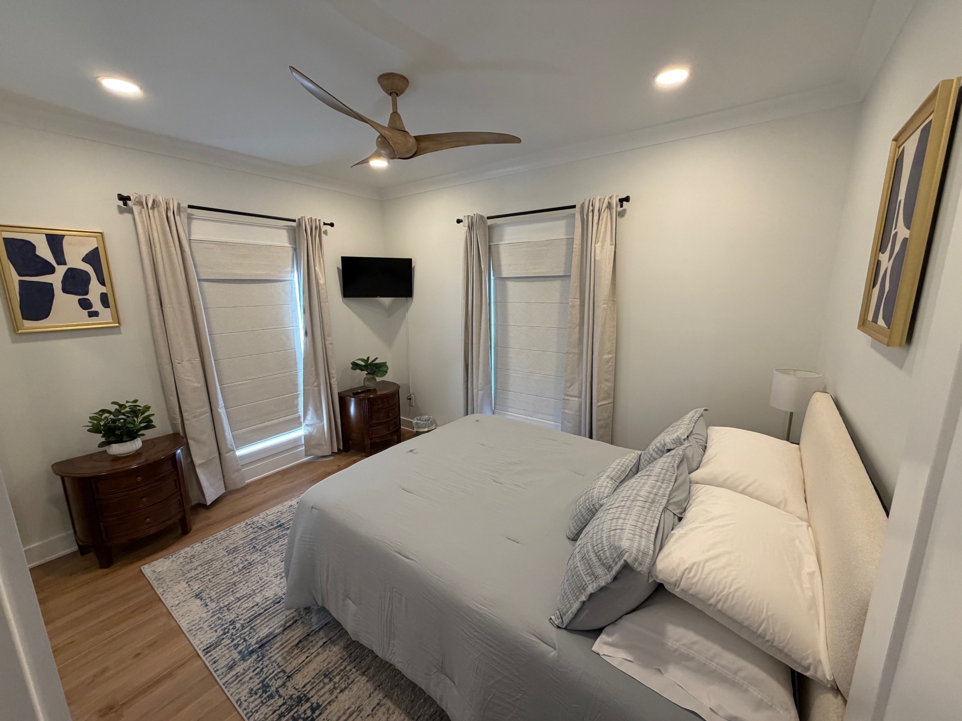 Queen bedroom