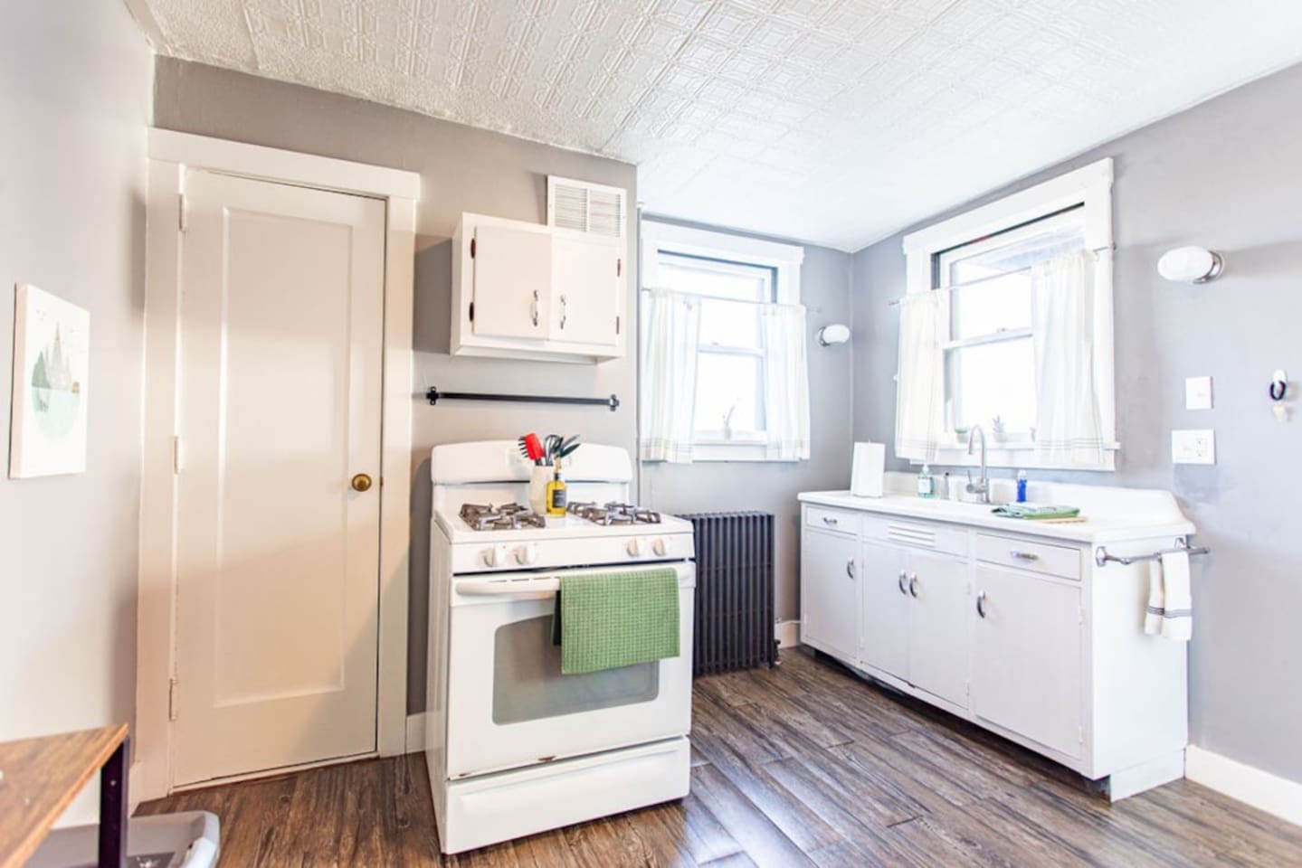 Full kitchen