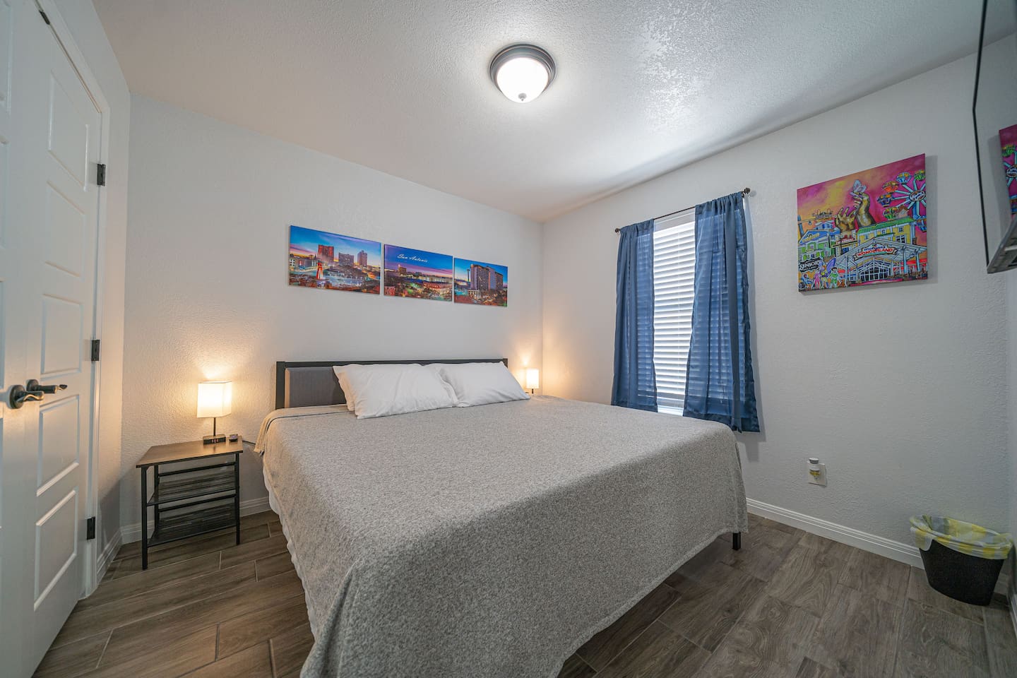 King bed with TV