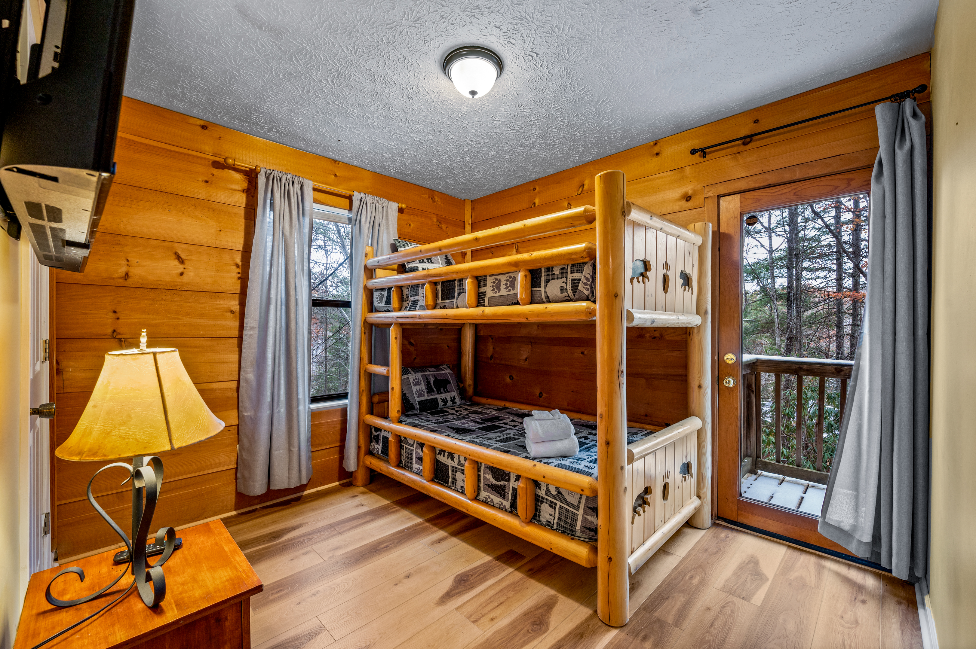 Twin over Twin bunk room