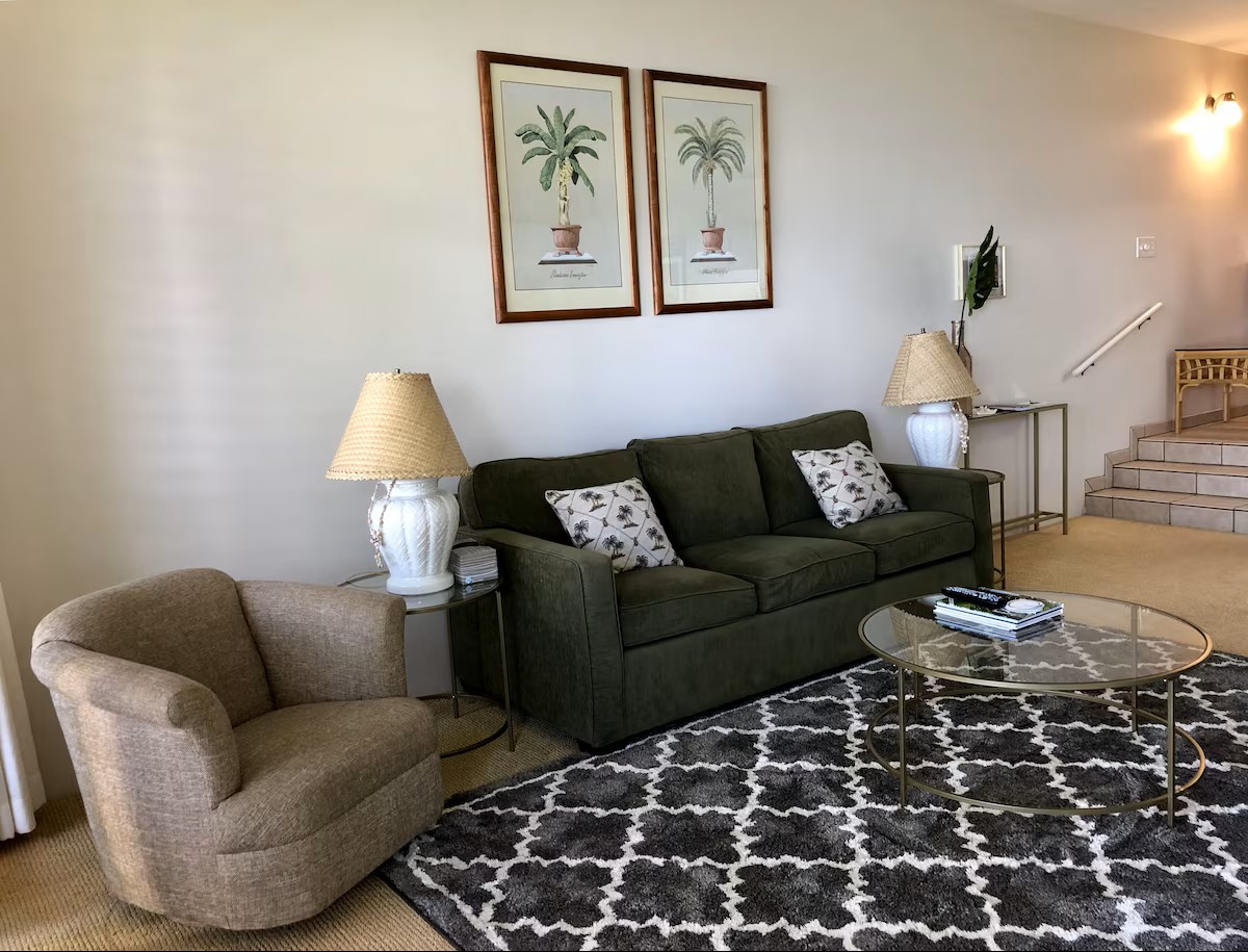 Queen size pull-out bed