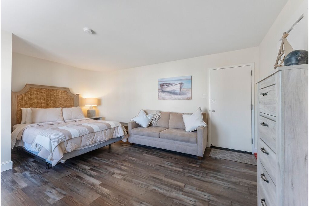 Queen bed with sleeper sofa