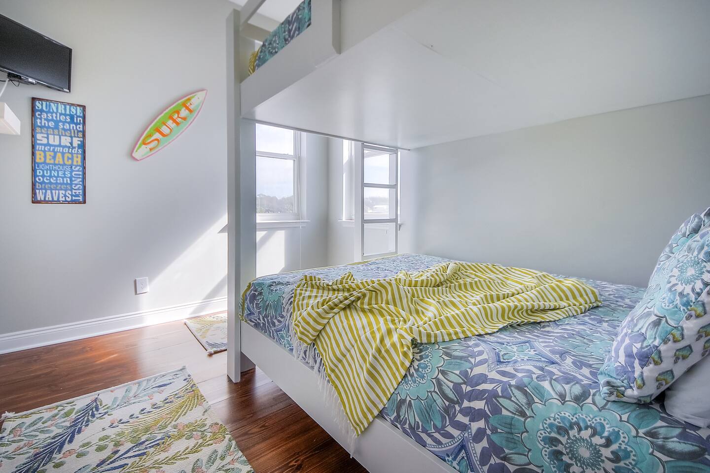 Another view of the boho flower bedroom.
