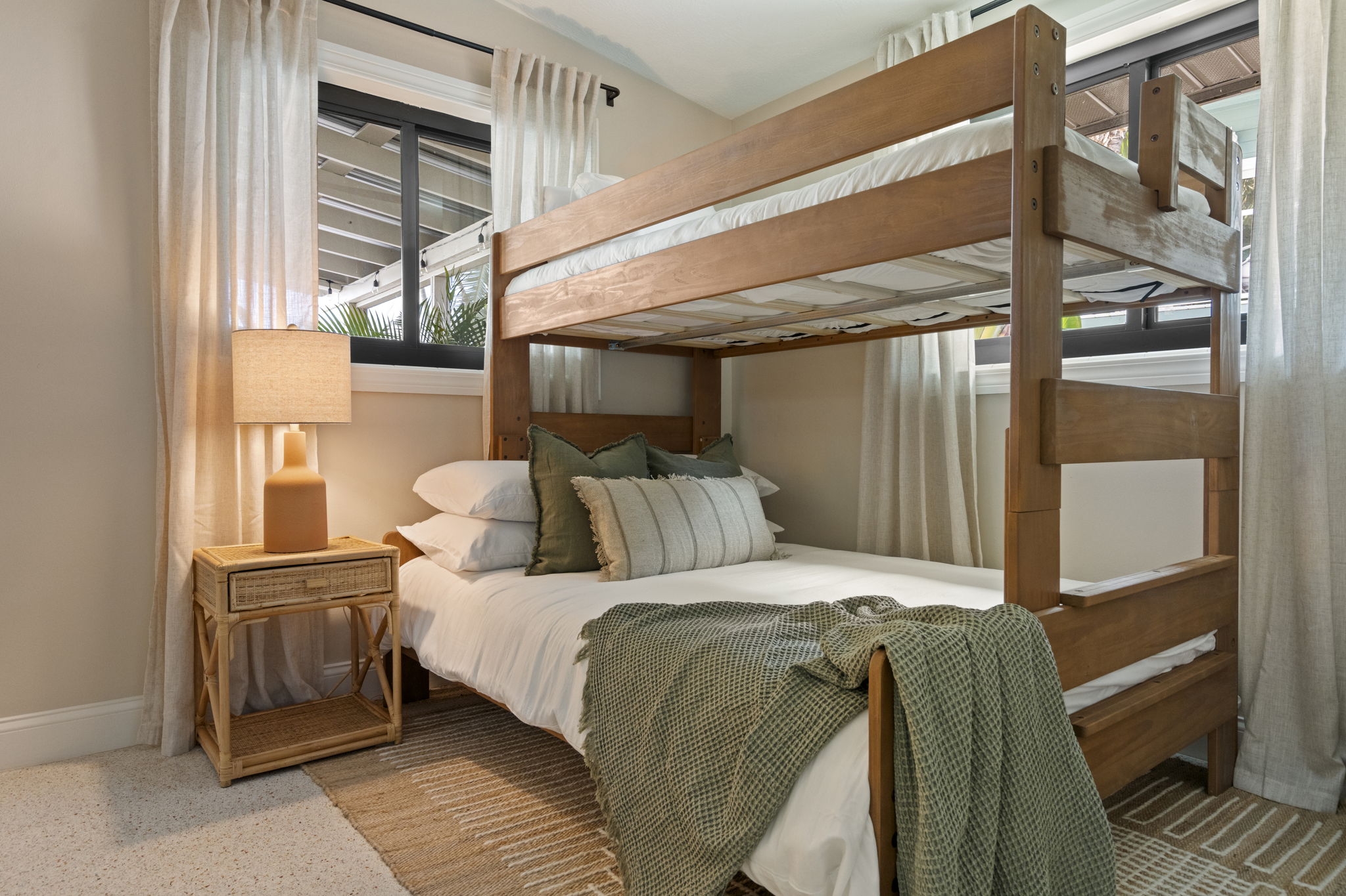 Third Bedroom Double Bottom, Twin top