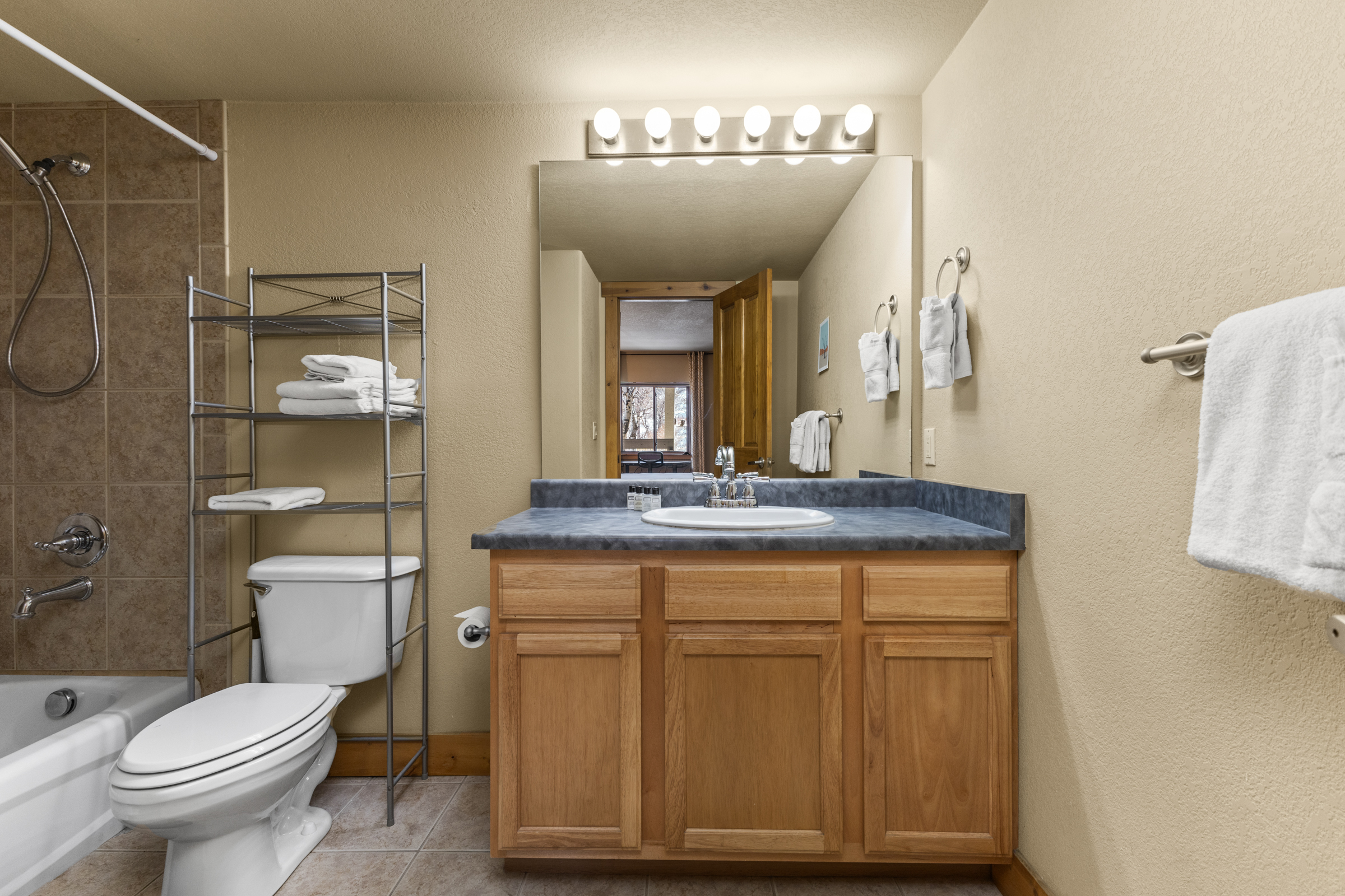 Ensuite Bathroom #1 | Toilet | Tub- Shower combo