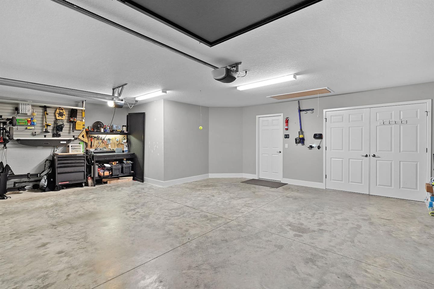 Clean and spacious garage, perfect for your needs