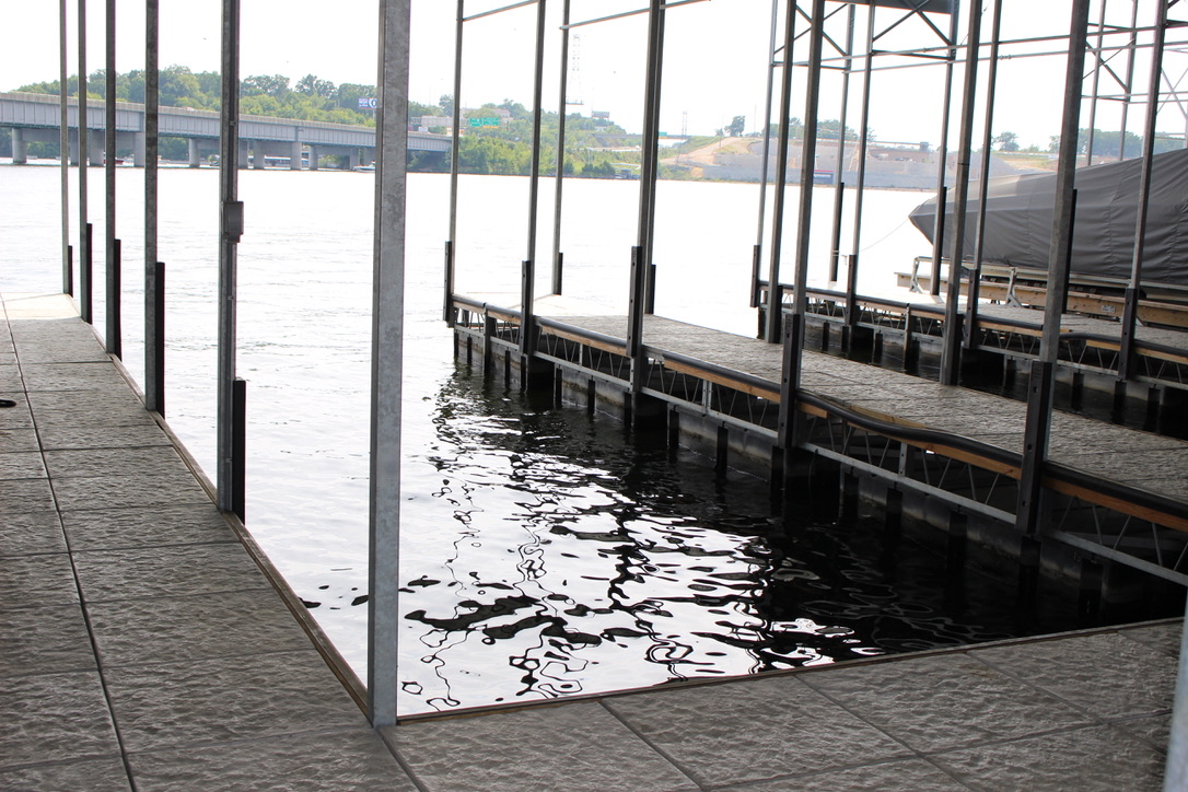 14'x40 boat slip included with Penthouse 515 at no extra charge