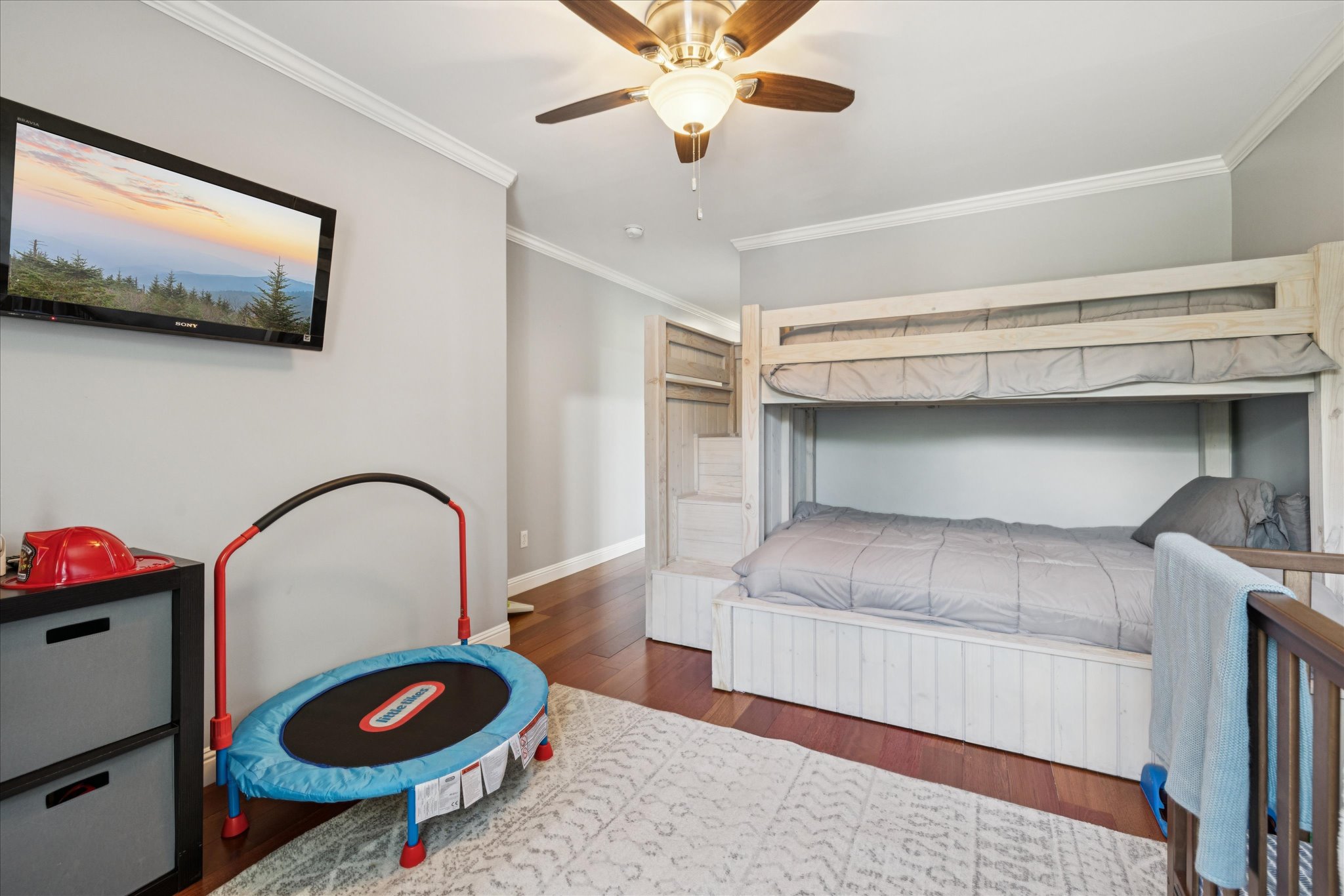 Bedroom 4 with Double and Twin Beds