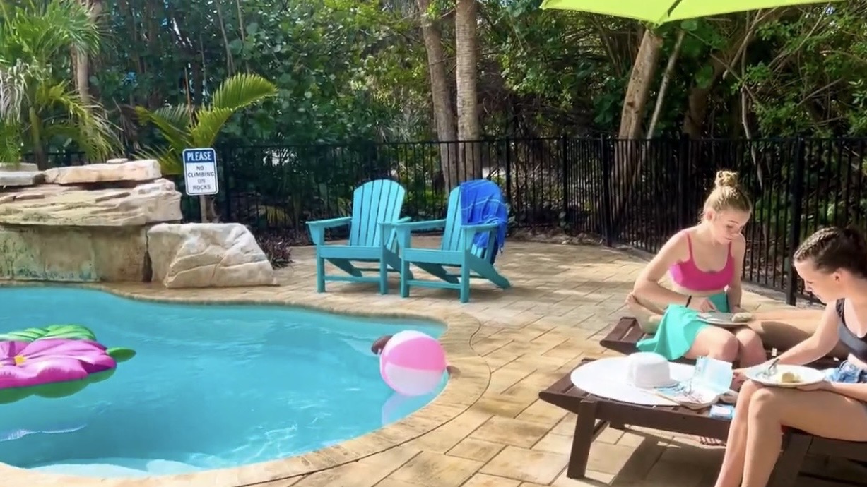 Often we hear from our guests that they didn't find a need for Island Club's public pool - there's simply something beautiful about having & enjoying your very own tropical oasis. 