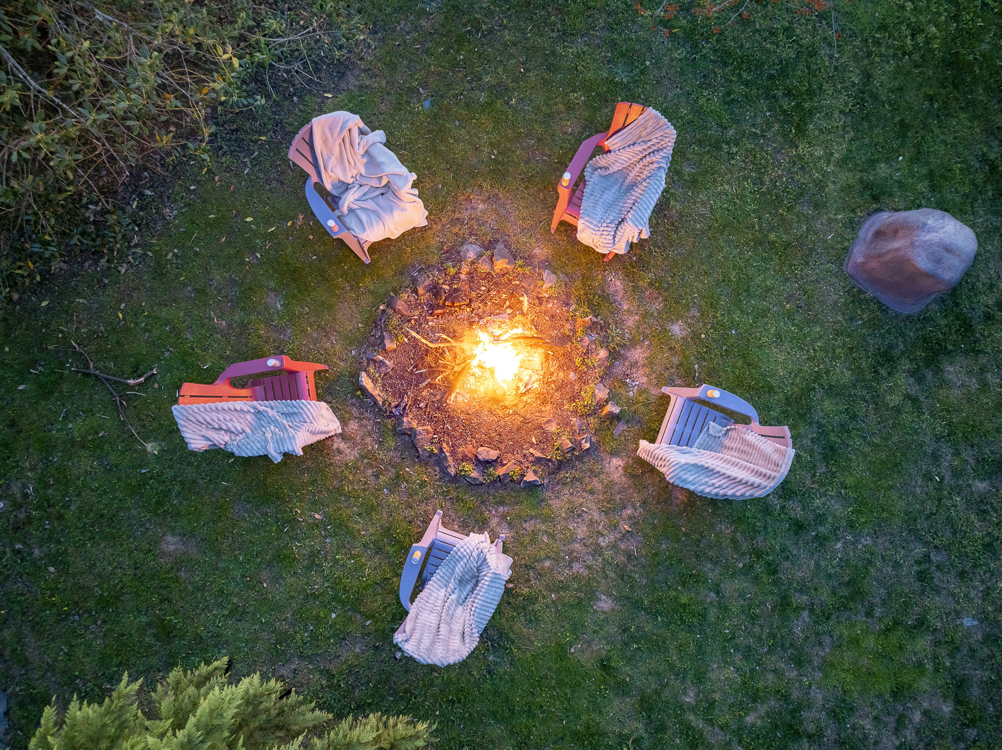 Firepit Retreat: Gather around the fire for s'mores and starry nights in Waynesville!