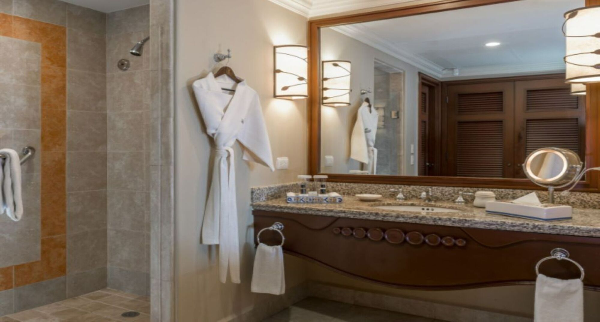 Owner Executive Suite at the Sunset Beach, Vacation Travel Exclusives