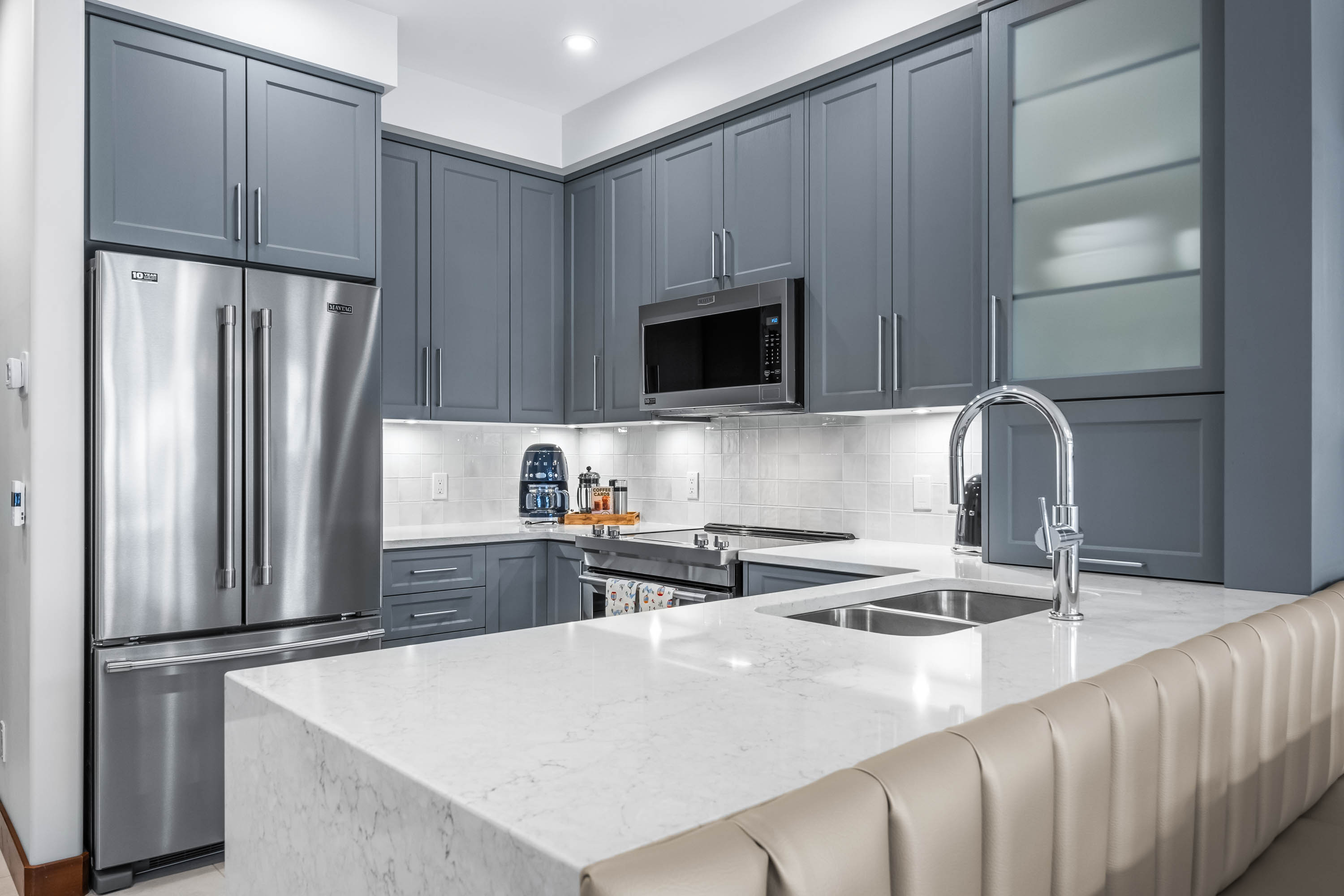 Luxurious Home In The Village Core - Hot Tub! 5