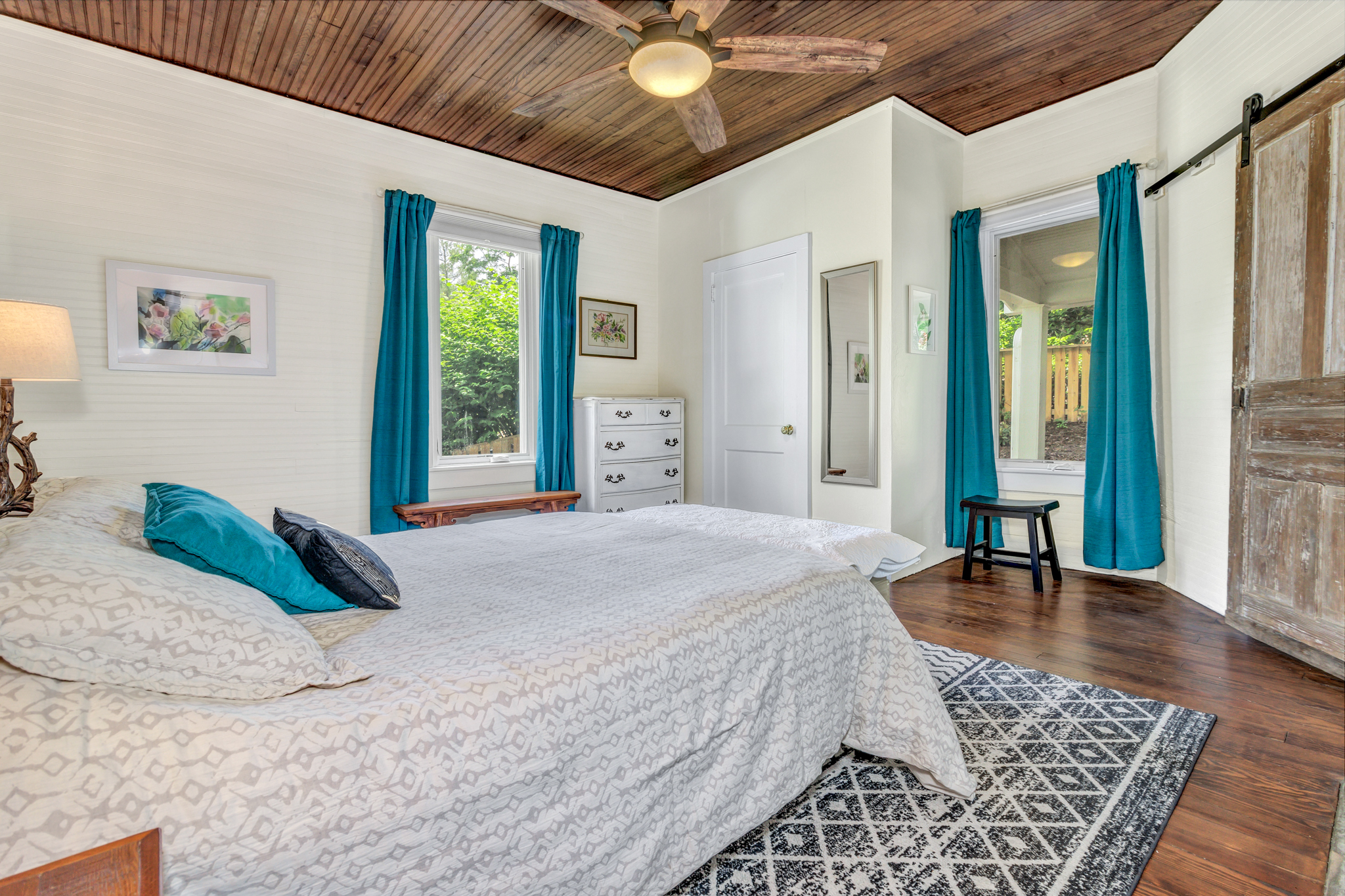 Queen Bed