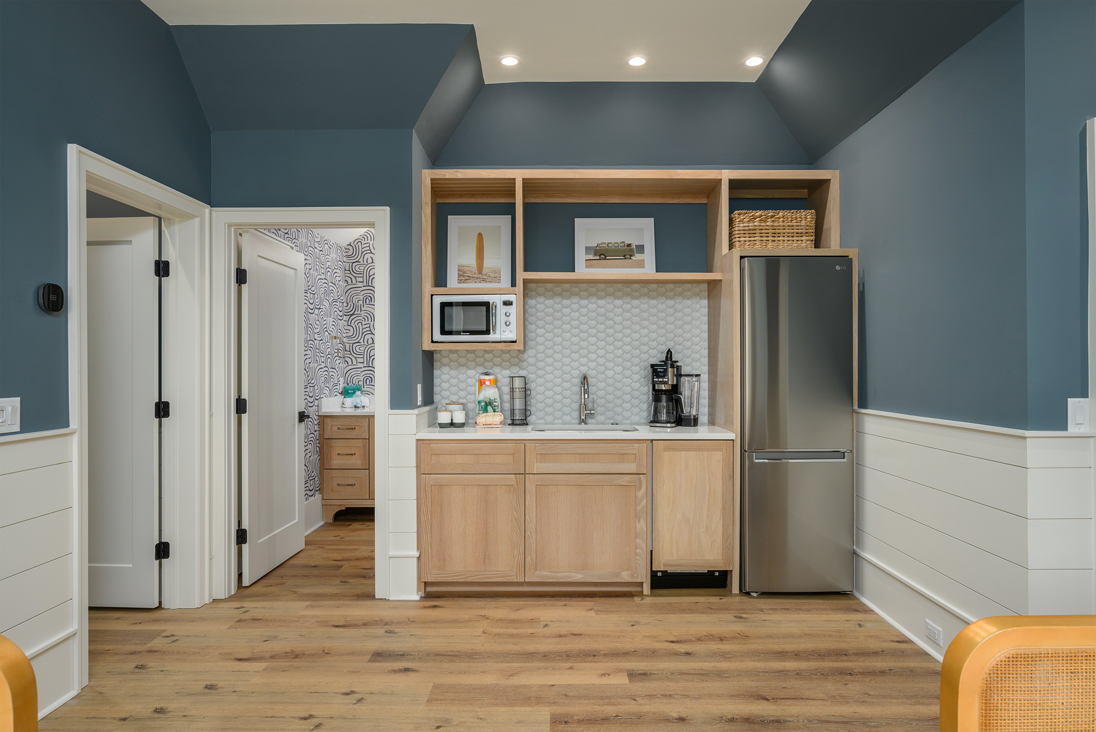 Suite over garage features full fridge as well as additional washer & dryer