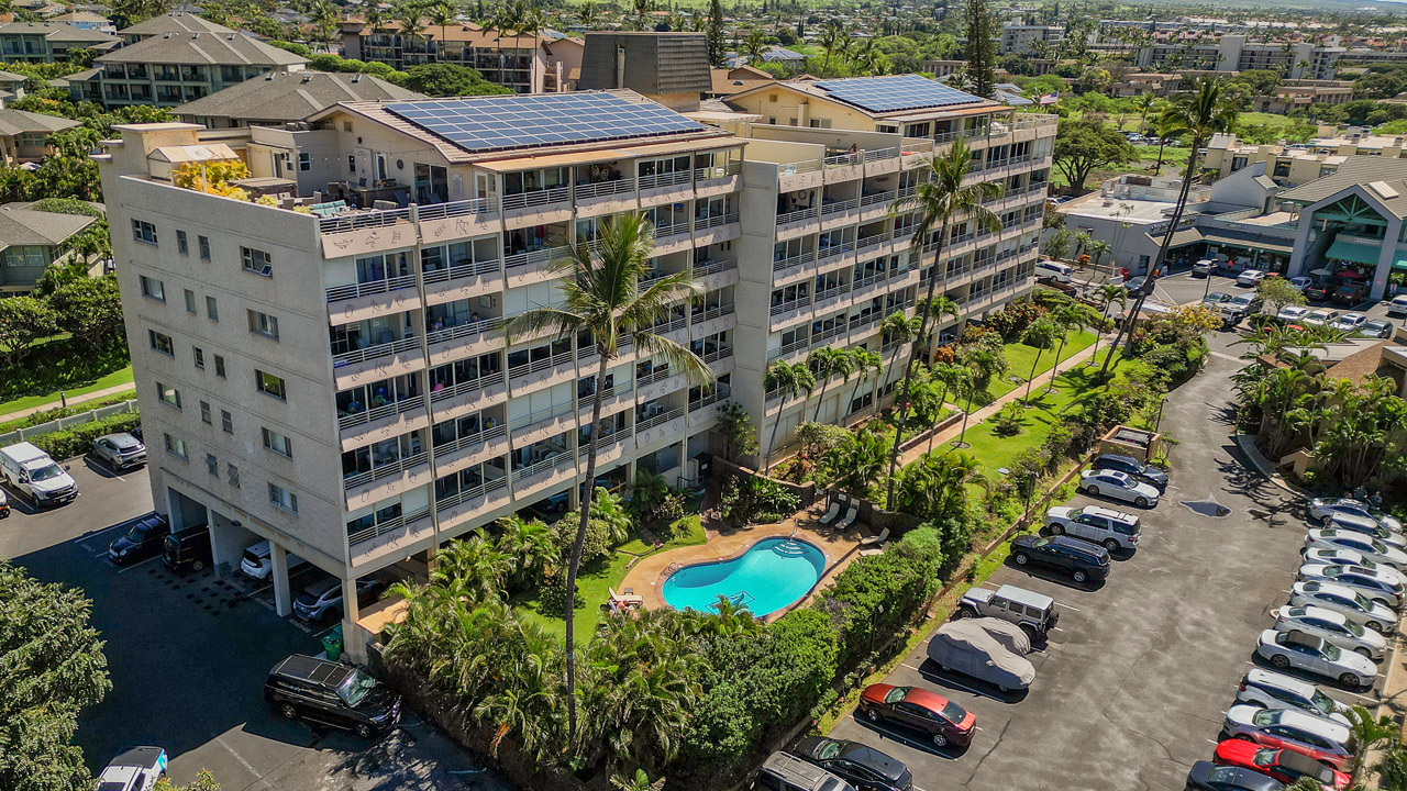 Kamaole Beach Royale w/ Pool & Rooftop Grills
