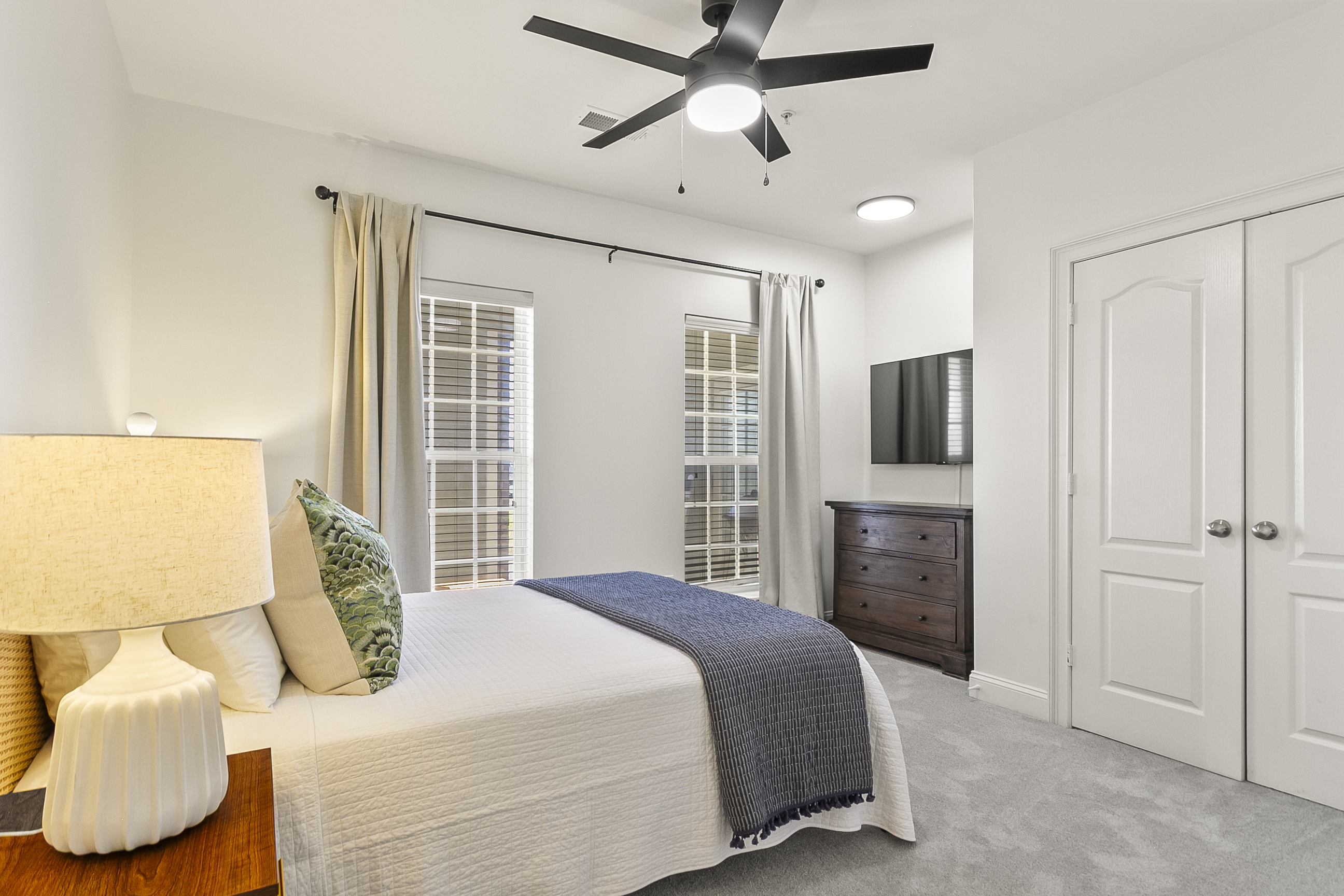 Queen Bedroom 2