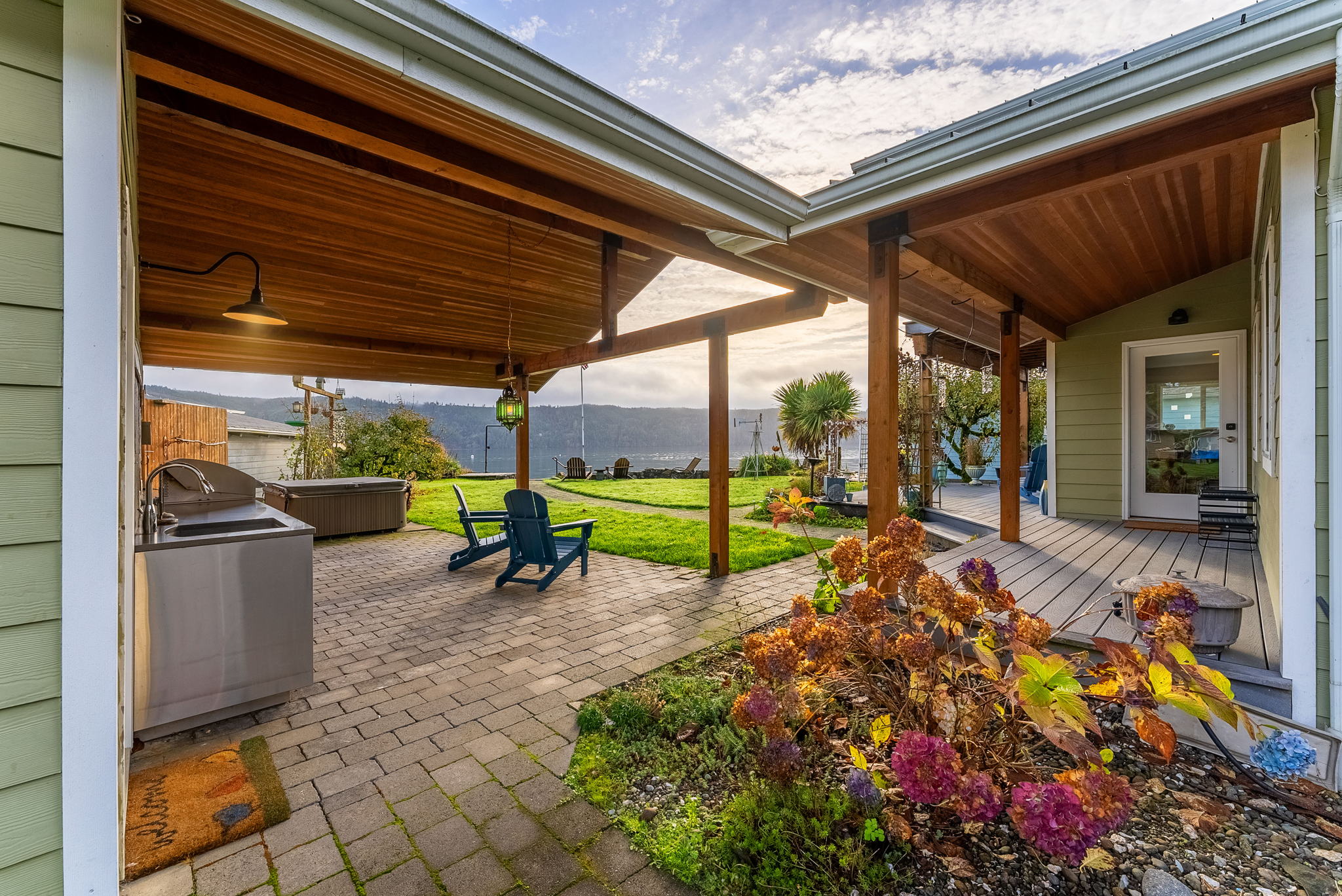 ... or tasty dinner in the outdoor kitchen with BBQ!