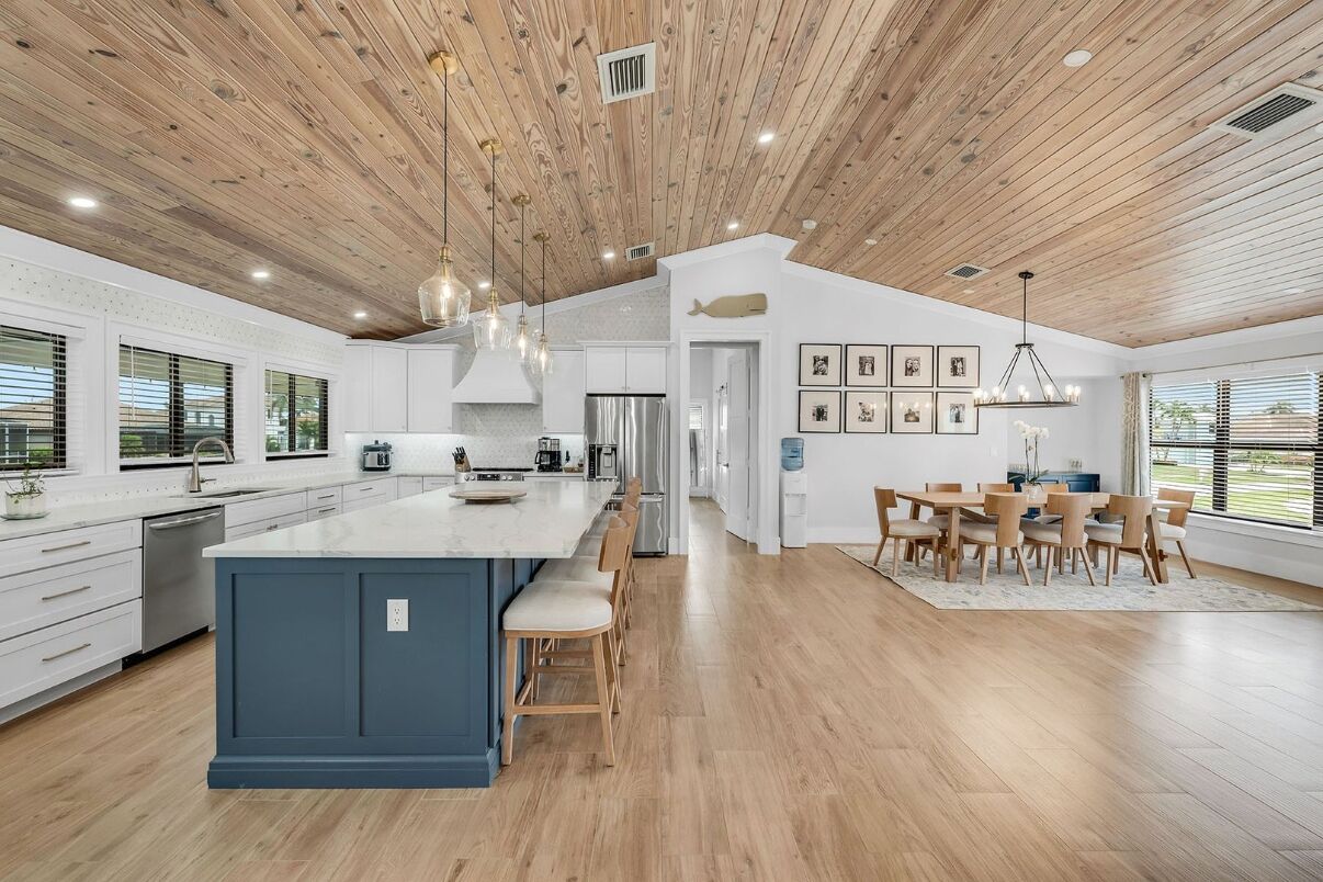 Kitchen & dining room