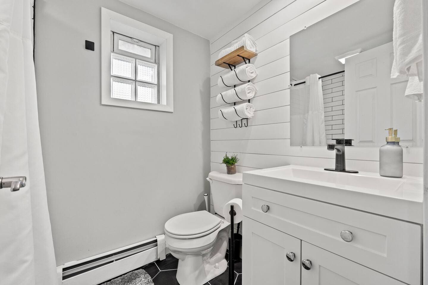 Full Bathroom.
