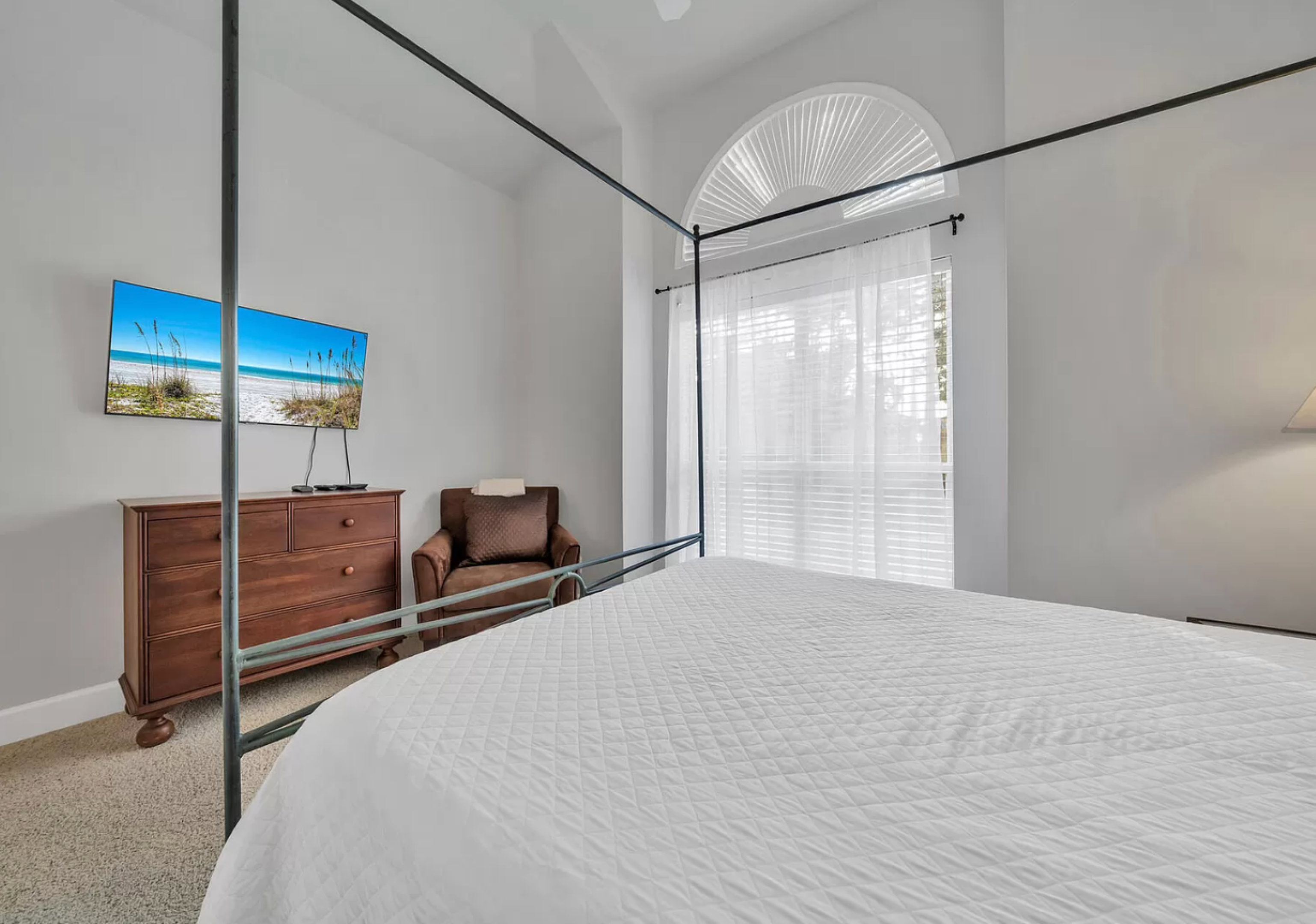 Relax and unwind while catching up on your favorite TV shows straight from bed.