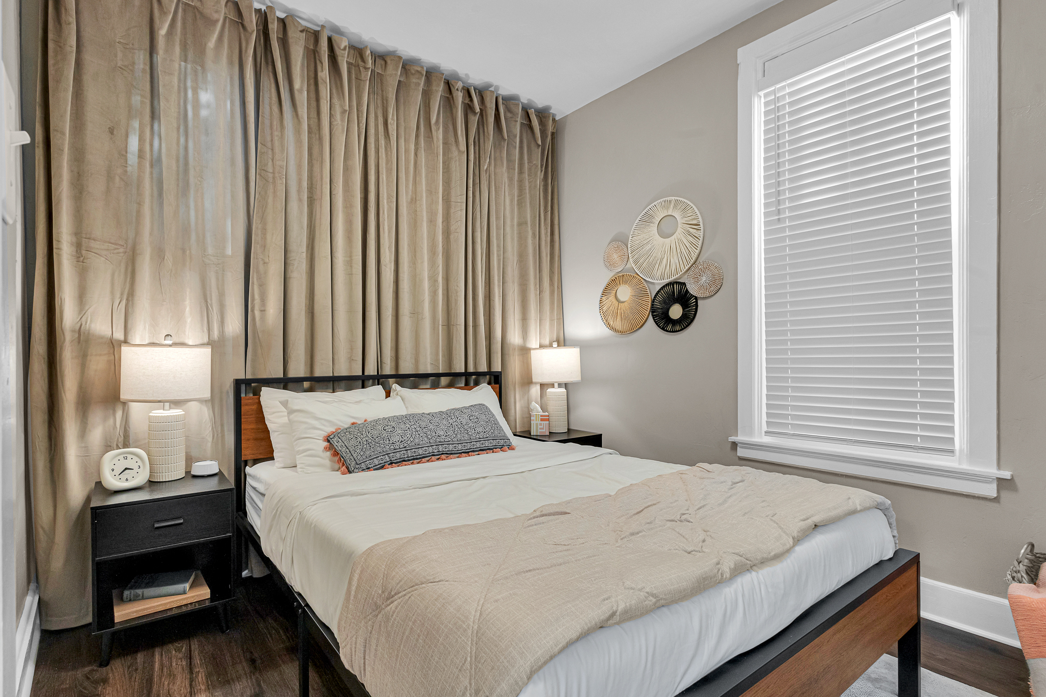 Lower Queen Bedroom