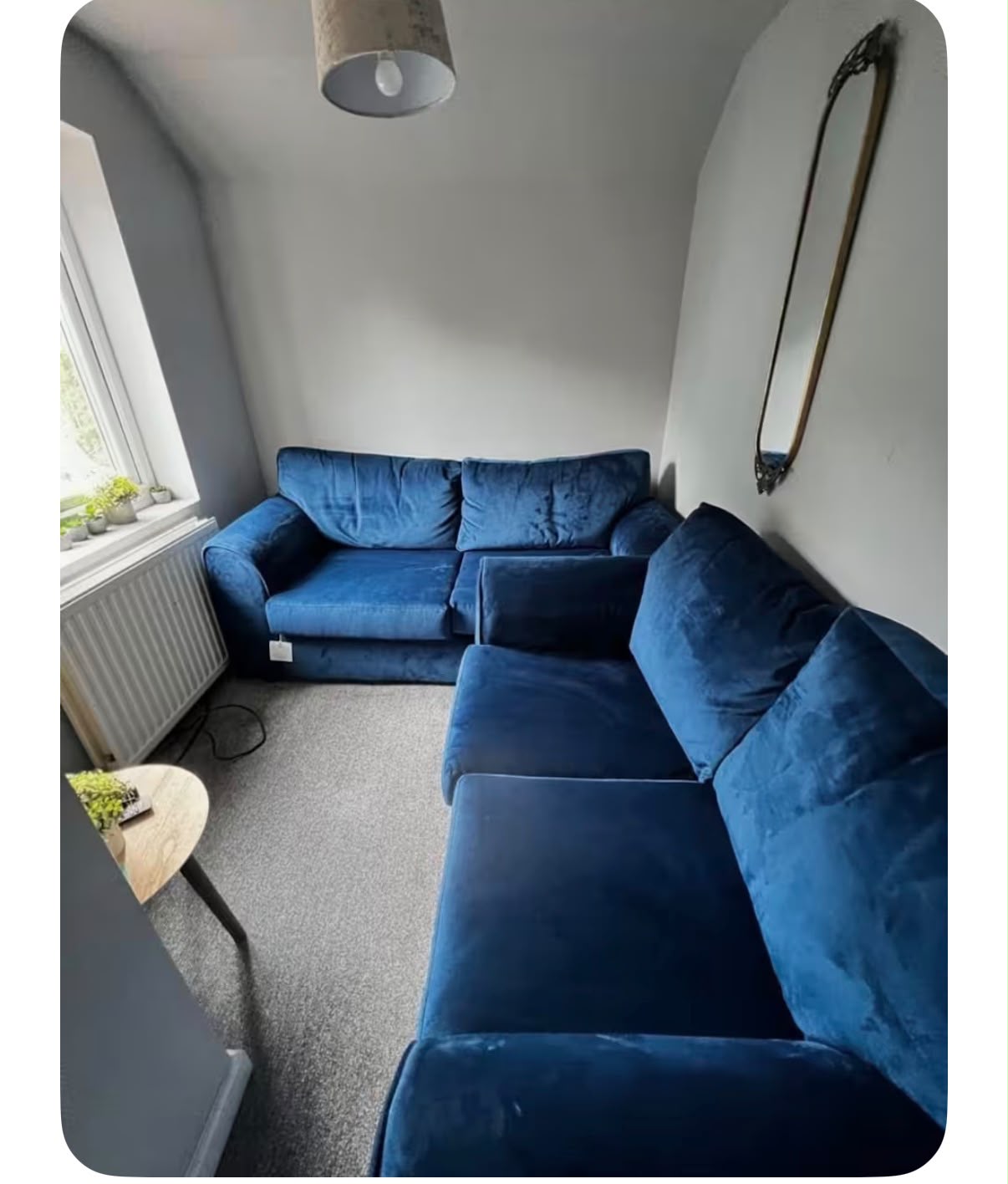 Seating for up to 5 people