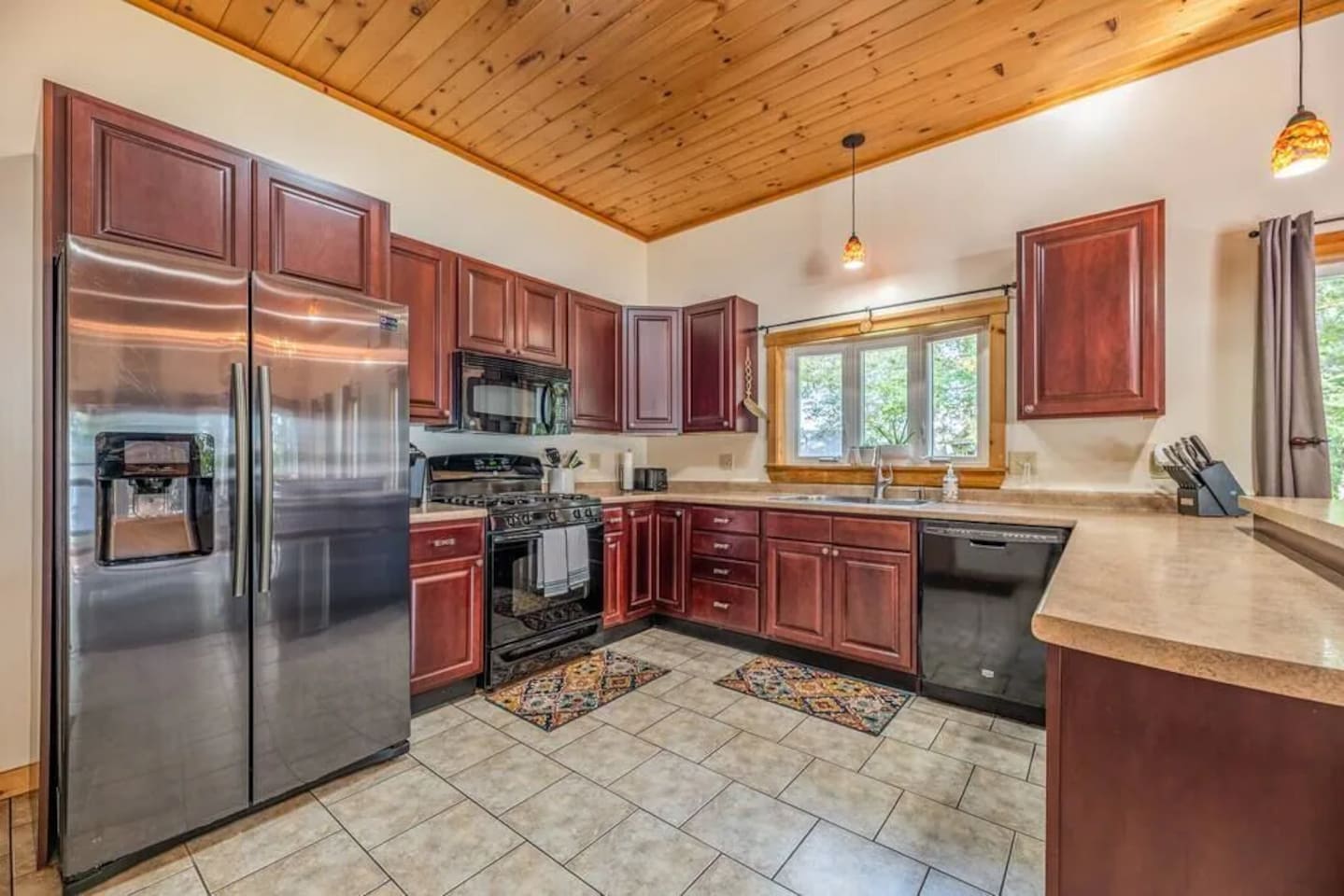 Maine cottages - kitchen