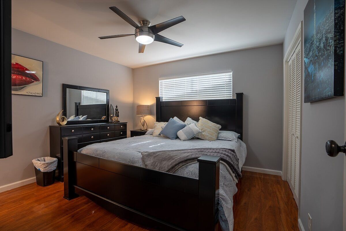 Bedroom 1 with King-size bed