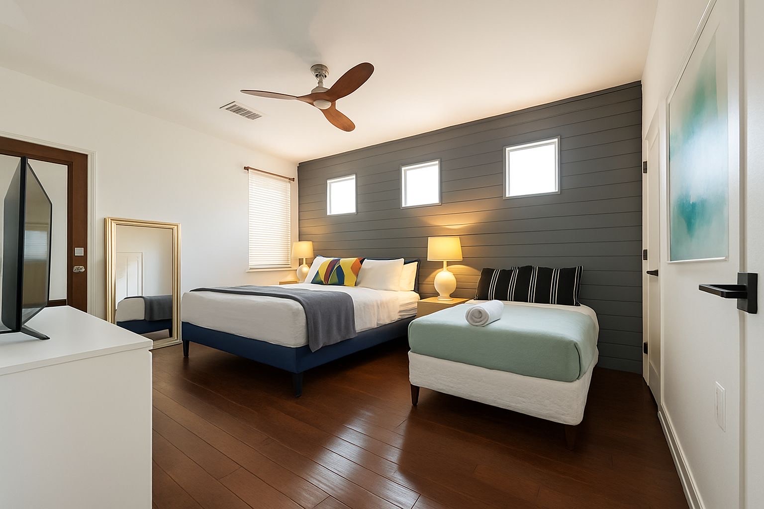 king ensuite master bedroom has kong king bed one single bed