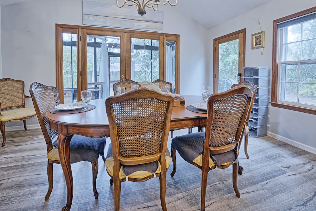 25 21st Avenue | Seas the Day | Dining | IOP Escapes