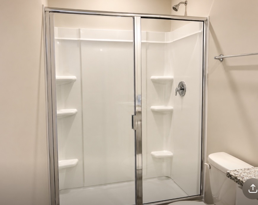 Rinse off the beach day in a sleek, modern walk-in shower. Clean, spacious, and refreshing — exactly what you want to come home to after a day in the sun. ⭐