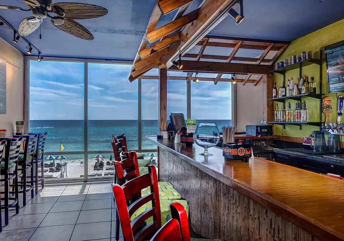 Onsite Waves Bar & Restaurant