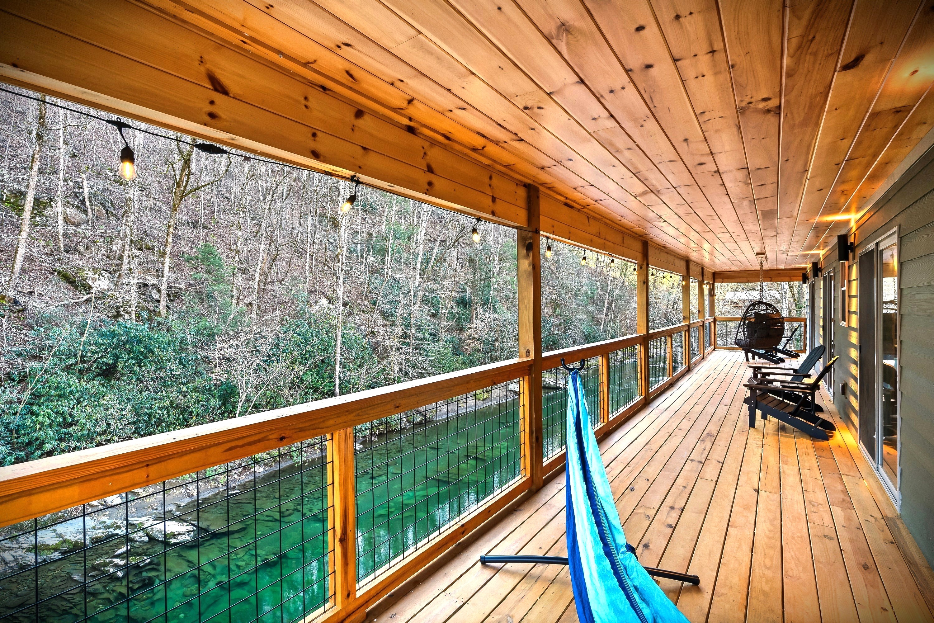 Get ready to unplug and lounge in the hammock while listening in to the river's stream right below you. If you're lucky, you'll be lullabied by wildlife singing their melodies in the background :)