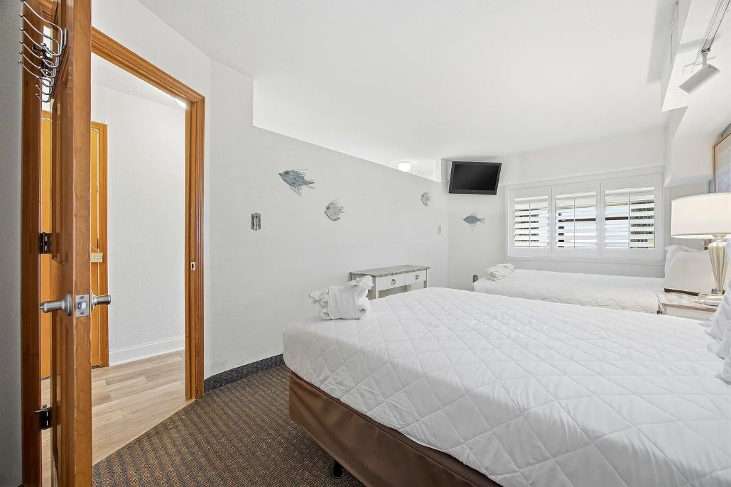 Smart TV, cable ready