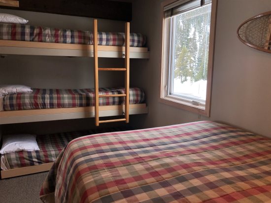 Bedroom: 3 Twin-size beds