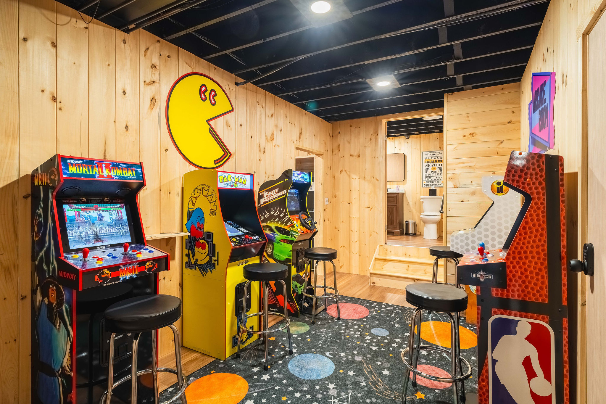 🕹 The Arcade Room: Pac-Man, Mortal Kombat, Golden Tee, Fast & the Furious and NBA Jam. Free play — no quarters needed.