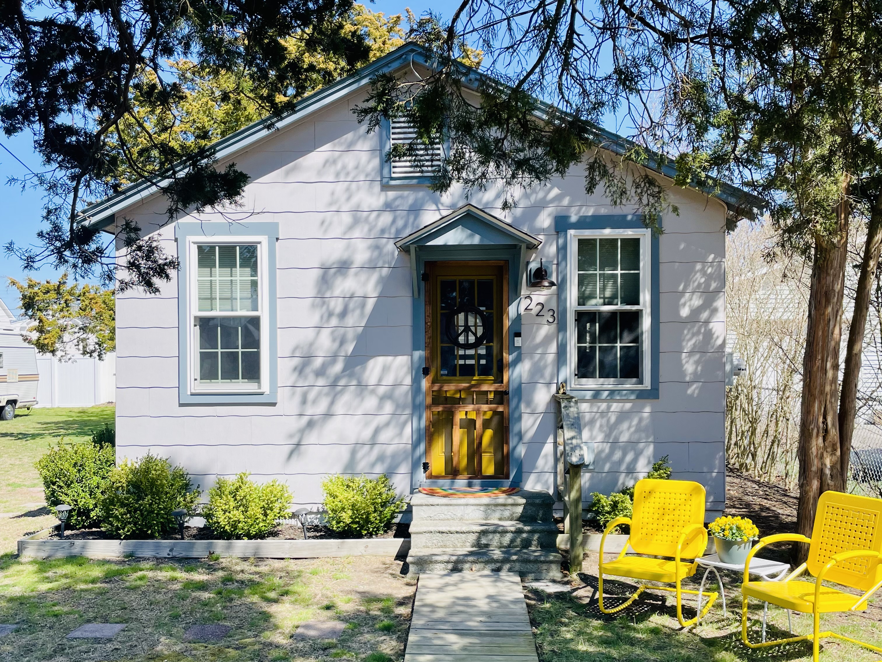 Greenwood Bay Cottage
1950's Original Millman Home
340 Square Feet