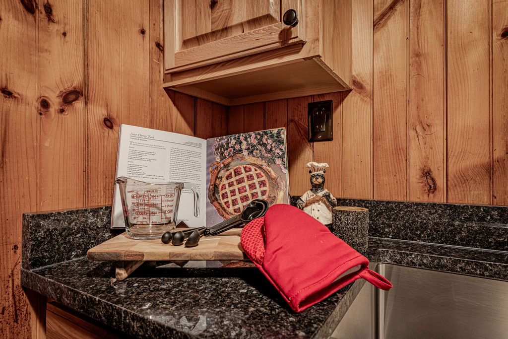 Bake up something sweet in the well-equipped kitchen corner.y