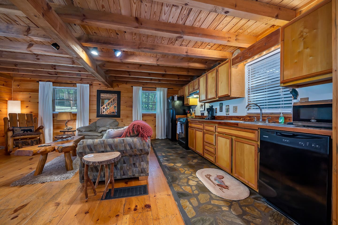 Full kitchen