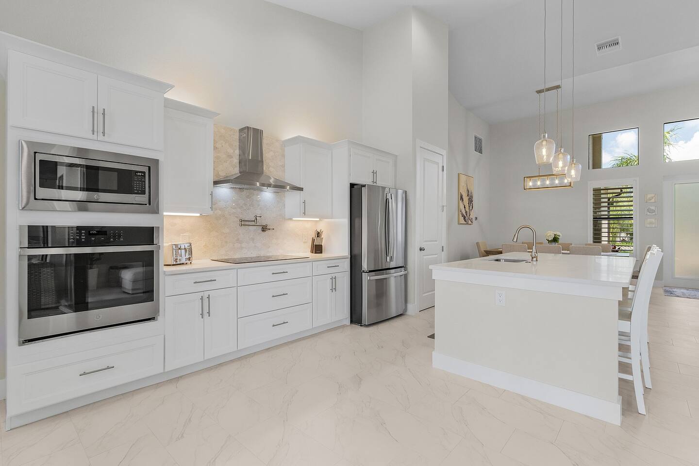 Fully equipped kitchen with everything you need for culinary adventures!