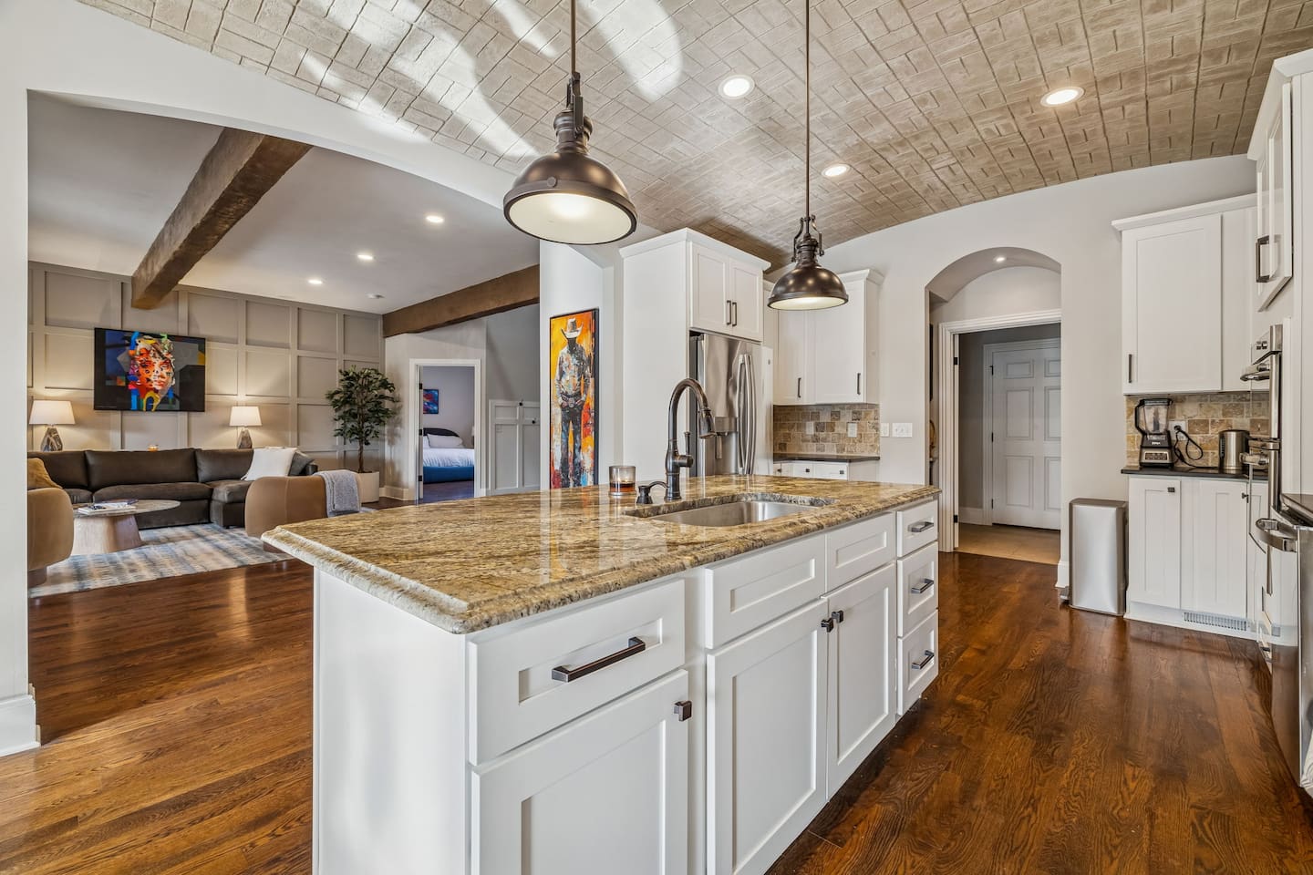 Open floor plan integrating the Living Room and Kitchen